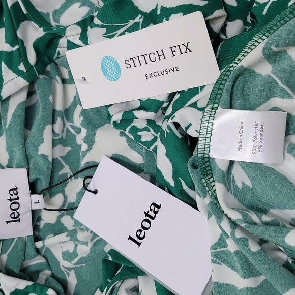 LEOTA Felicity Sleeveless Ruffle Perfect Wrap - Picture 11 of 12